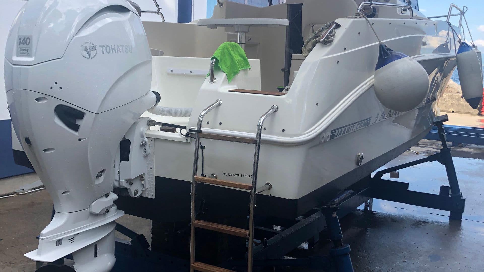 Jannit 590 cabin - 2